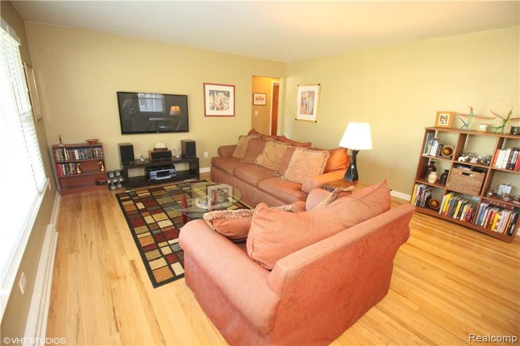 16231 Reedmere Avenue Beverly Hills, MI 48025 - Photo 2 of 24