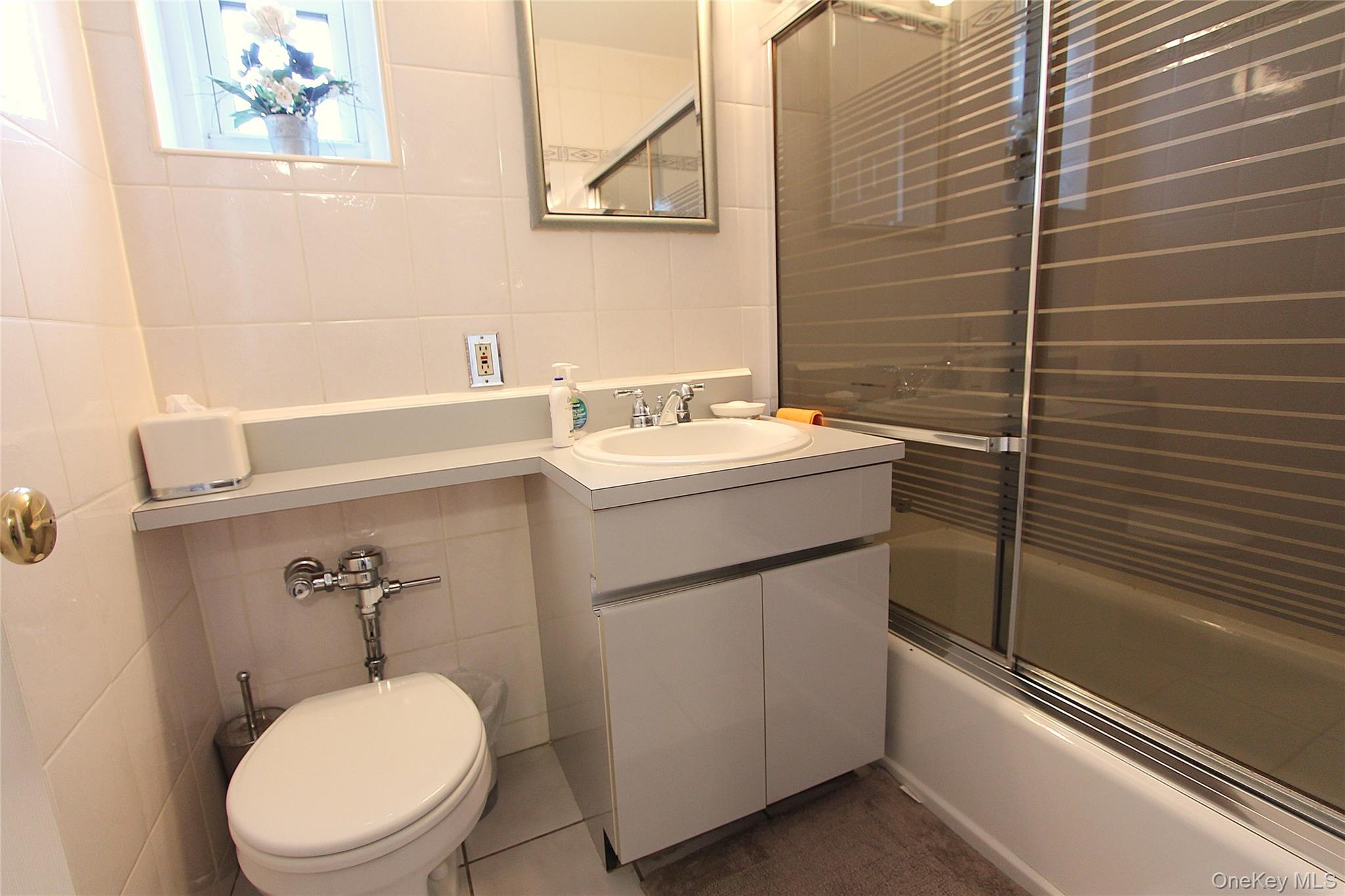 61-88 Dry Harbor Road, Unit 1E Queens, NY 11379 - Photo 6 of 7