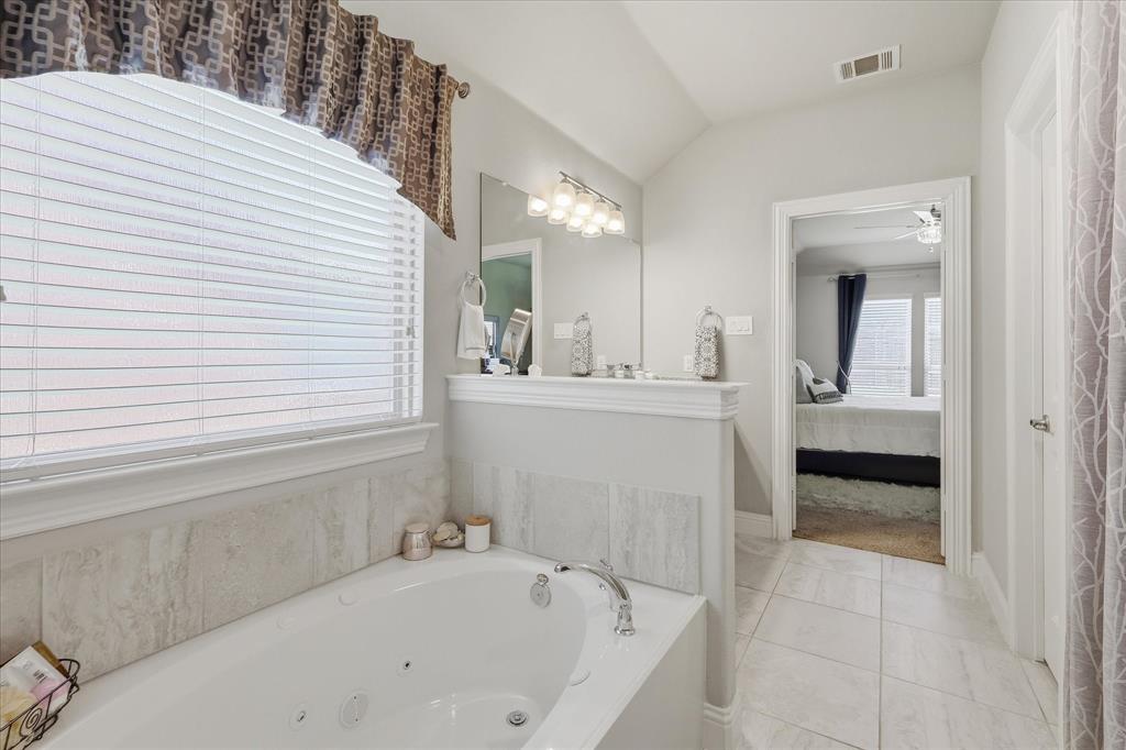 4009 Wavertree Road Frisco, TX 75036 - Photo 13 of 40 Large window provides ample natural light