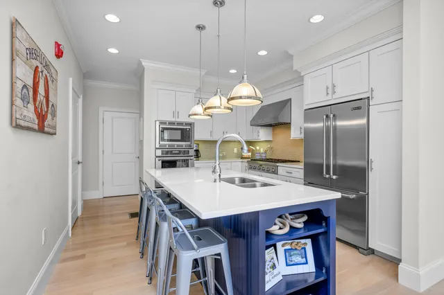 $1,200,000 | 780 Craigville Beach Road, Unit D2, Centerville, MA 02632