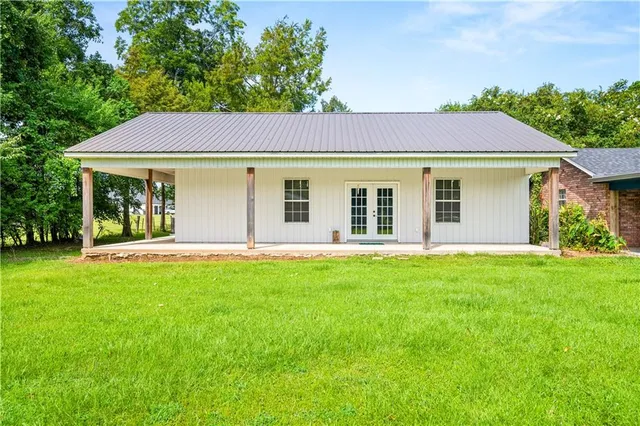 $300,000 | 105 Hilda Lane, Marksville, LA 71351