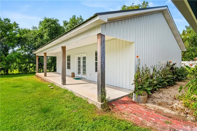 $300,000 | 105 Hilda Lane, Marksville, LA 71351