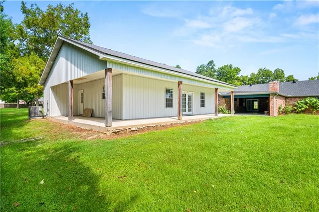 $300,000 | 105 Hilda Lane, Marksville, LA 71351