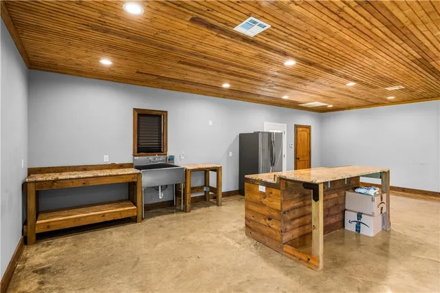 $300,000 | 105 Hilda Lane, Marksville, LA 71351