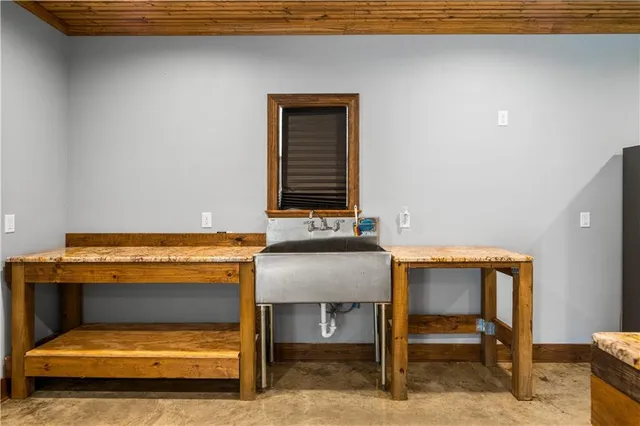 $300,000 | 105 Hilda Lane, Marksville, LA 71351