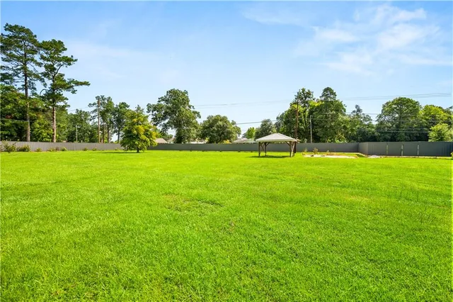 $300,000 | 105 Hilda Lane, Marksville, LA 71351