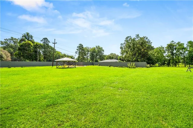 $300,000 | 105 Hilda Lane, Marksville, LA 71351