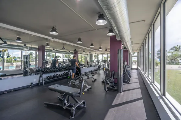 $2,700 | 100 Lincoln Road, Unit 503, Miami Beach, FL 33139