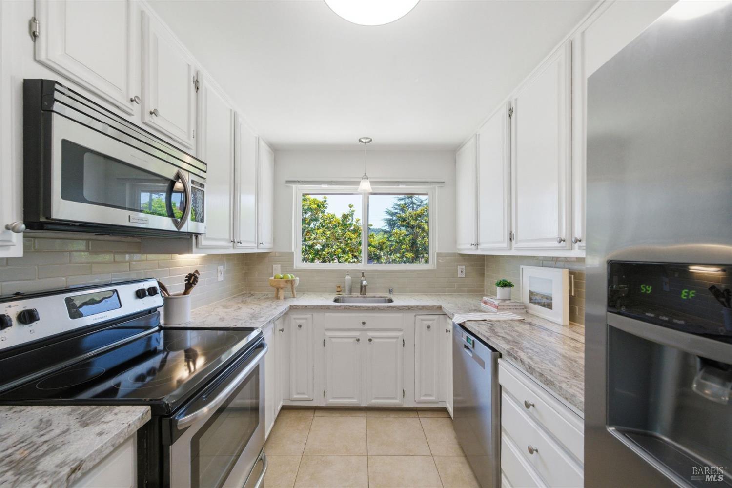 820 Mission Avenue, Unit 2 San Rafael, CA 94901 - Photo 7 of 27