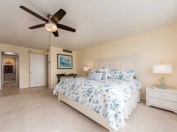 $5,750 | 675 South Gulfview Boulevard, Unit 902, Clearwater Beach, FL 33767