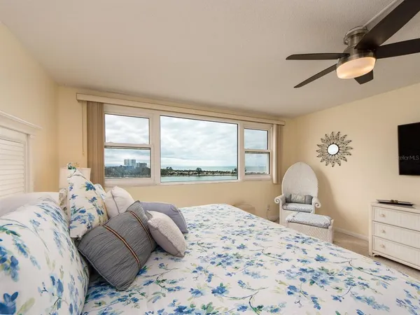 $5,750 | 675 South Gulfview Boulevard, Unit 902, Clearwater Beach, FL 33767