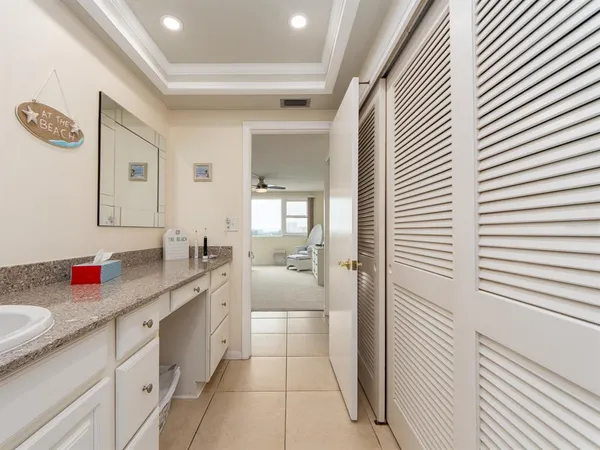 $5,750 | 675 South Gulfview Boulevard, Unit 902, Clearwater Beach, FL 33767