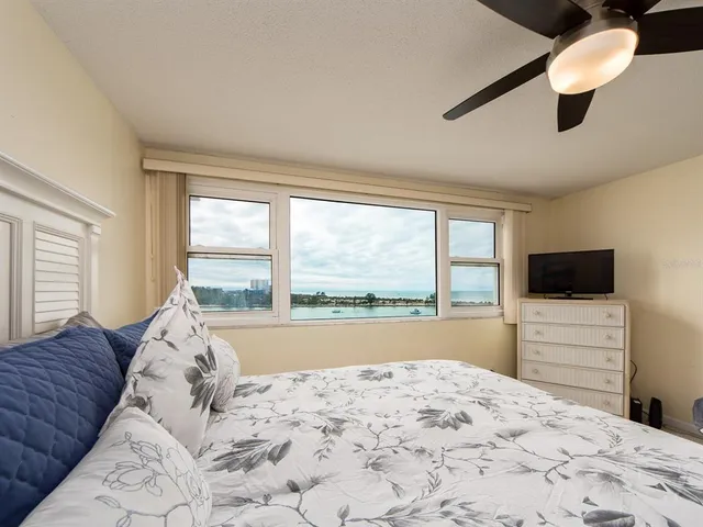$5,750 | 675 South Gulfview Boulevard, Unit 902, Clearwater Beach, FL 33767