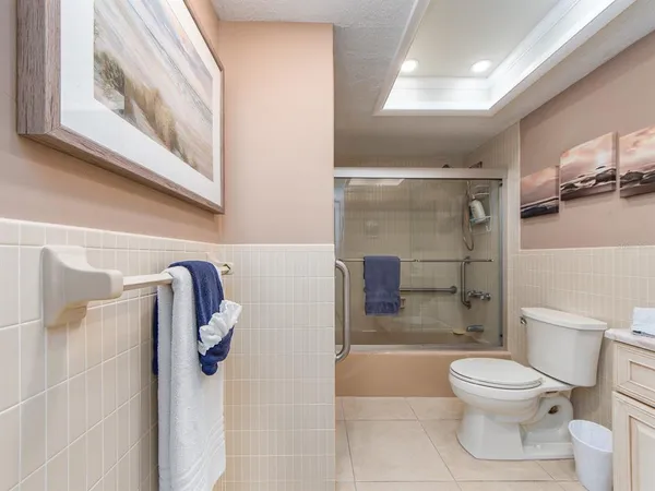 $5,750 | 675 South Gulfview Boulevard, Unit 902, Clearwater Beach, FL 33767