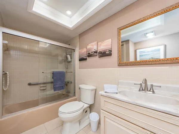 $5,750 | 675 South Gulfview Boulevard, Unit 902, Clearwater Beach, FL 33767