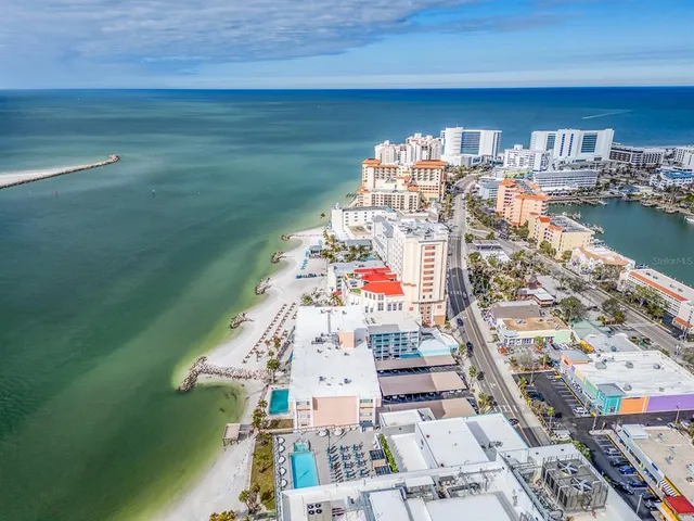 $5,750 | 675 South Gulfview Boulevard, Unit 902, Clearwater Beach, FL 33767