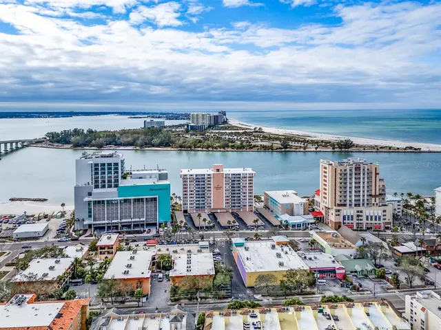 $5,750 | 675 South Gulfview Boulevard, Unit 902, Clearwater Beach, FL 33767
