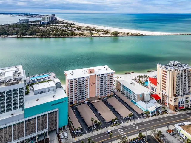 $5,750 | 675 South Gulfview Boulevard, Unit 902, Clearwater Beach, FL 33767