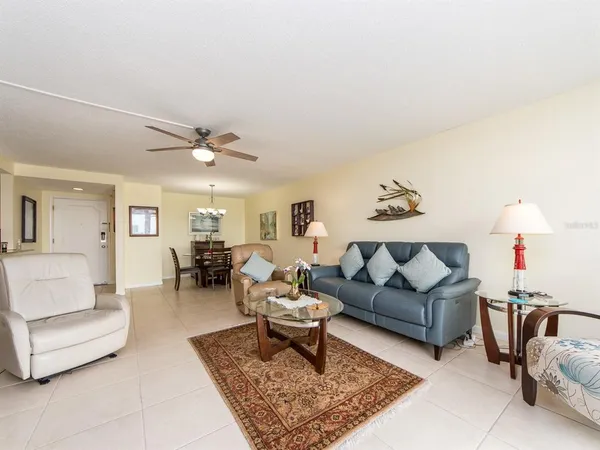 $5,750 | 675 South Gulfview Boulevard, Unit 902, Clearwater Beach, FL 33767