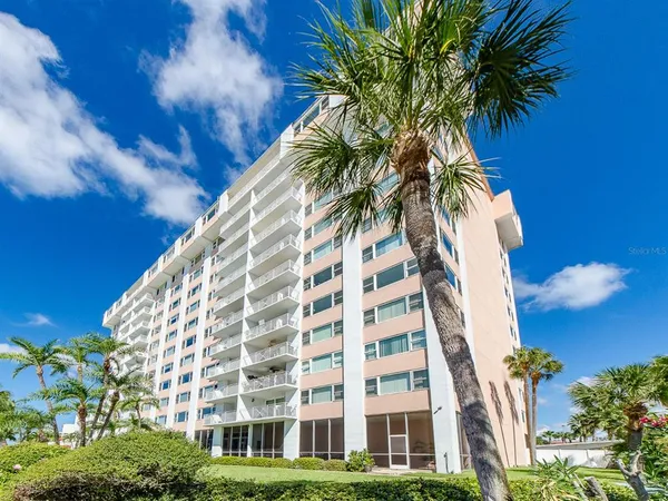 $5,750 | 675 South Gulfview Boulevard, Unit 902, Clearwater Beach, FL 33767
