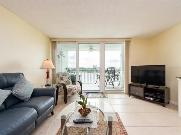 $5,750 | 675 South Gulfview Boulevard, Unit 902, Clearwater Beach, FL 33767