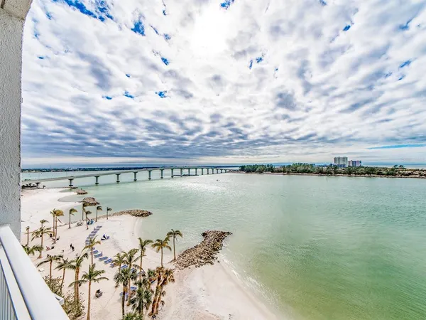 $5,750 | 675 South Gulfview Boulevard, Unit 902, Clearwater Beach, FL 33767