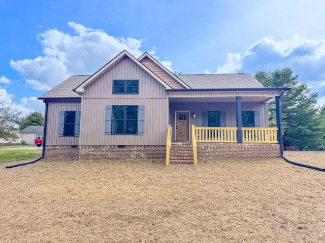 $379,900 | 158 Fox Run Lane, Lafayette, TN 37083