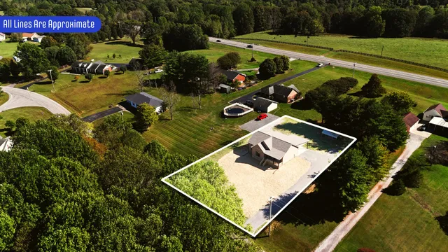 $379,900 | 158 Fox Run Lane, Lafayette, TN 37083