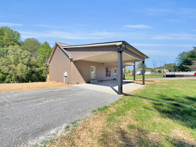 $379,900 | 158 Fox Run Lane, Lafayette, TN 37083