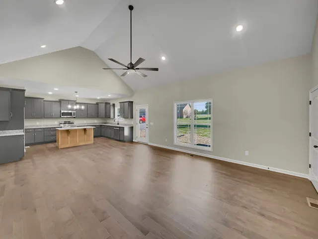 $379,900 | 158 Fox Run Lane, Lafayette, TN 37083