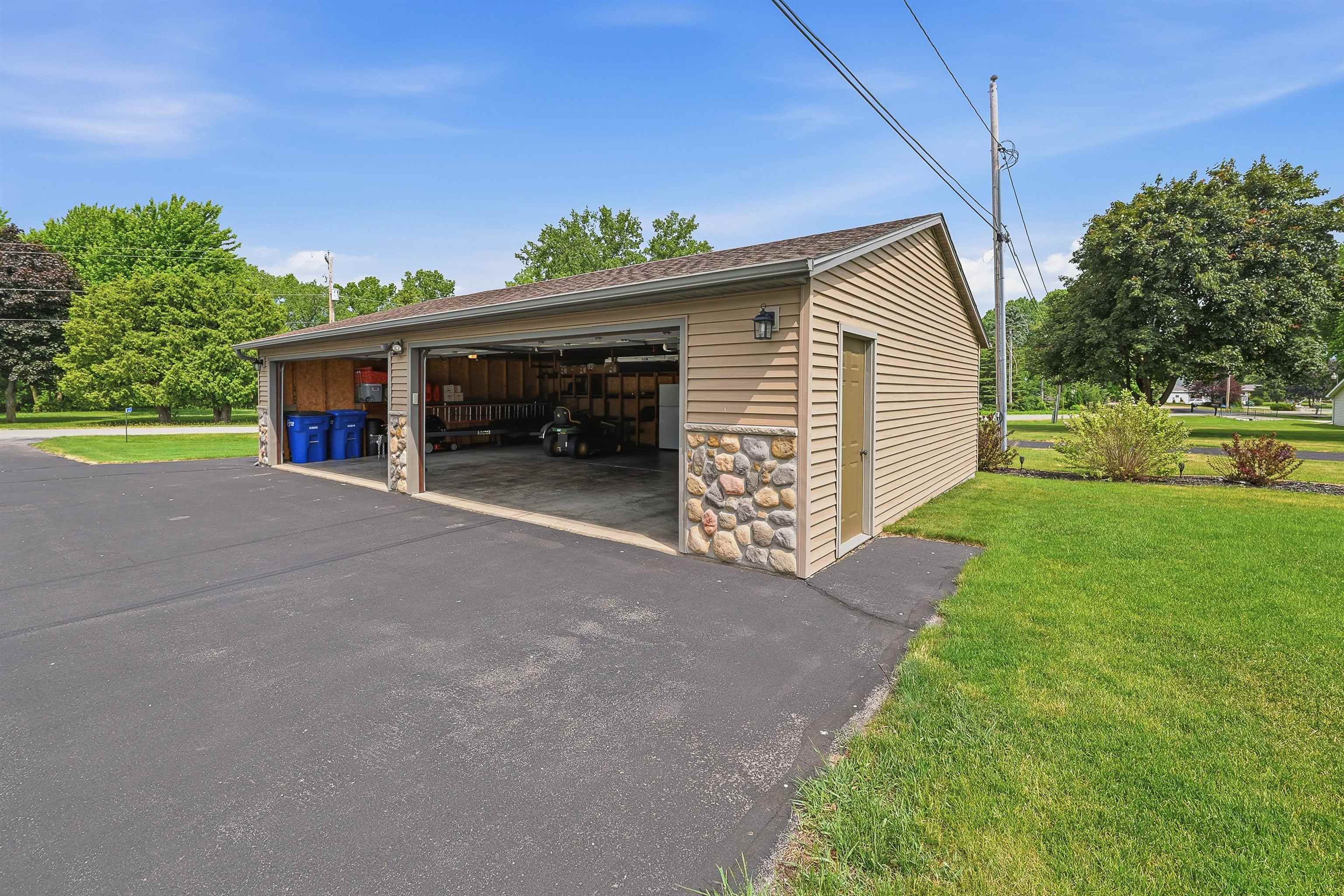6322 Black Wolf Point Road Oshkosh, WI 54902 - Photo 42 of 46