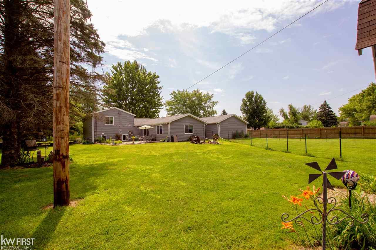 10029 North Nichols Road Montrose, MI 48457 - Photo 24 of 25 31387127-23.JPG