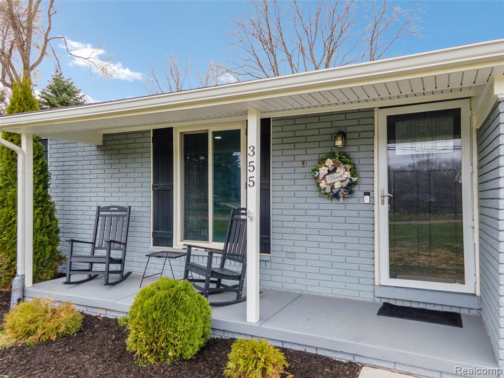 355 Sanders Road Oxford, MI 48371 - Photo 5 of 56