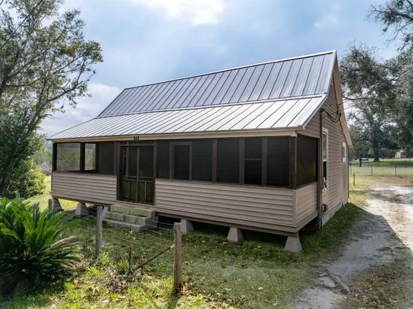 $179,900 | 242 Northeast Bellville Road, Pinetta, FL 32350
