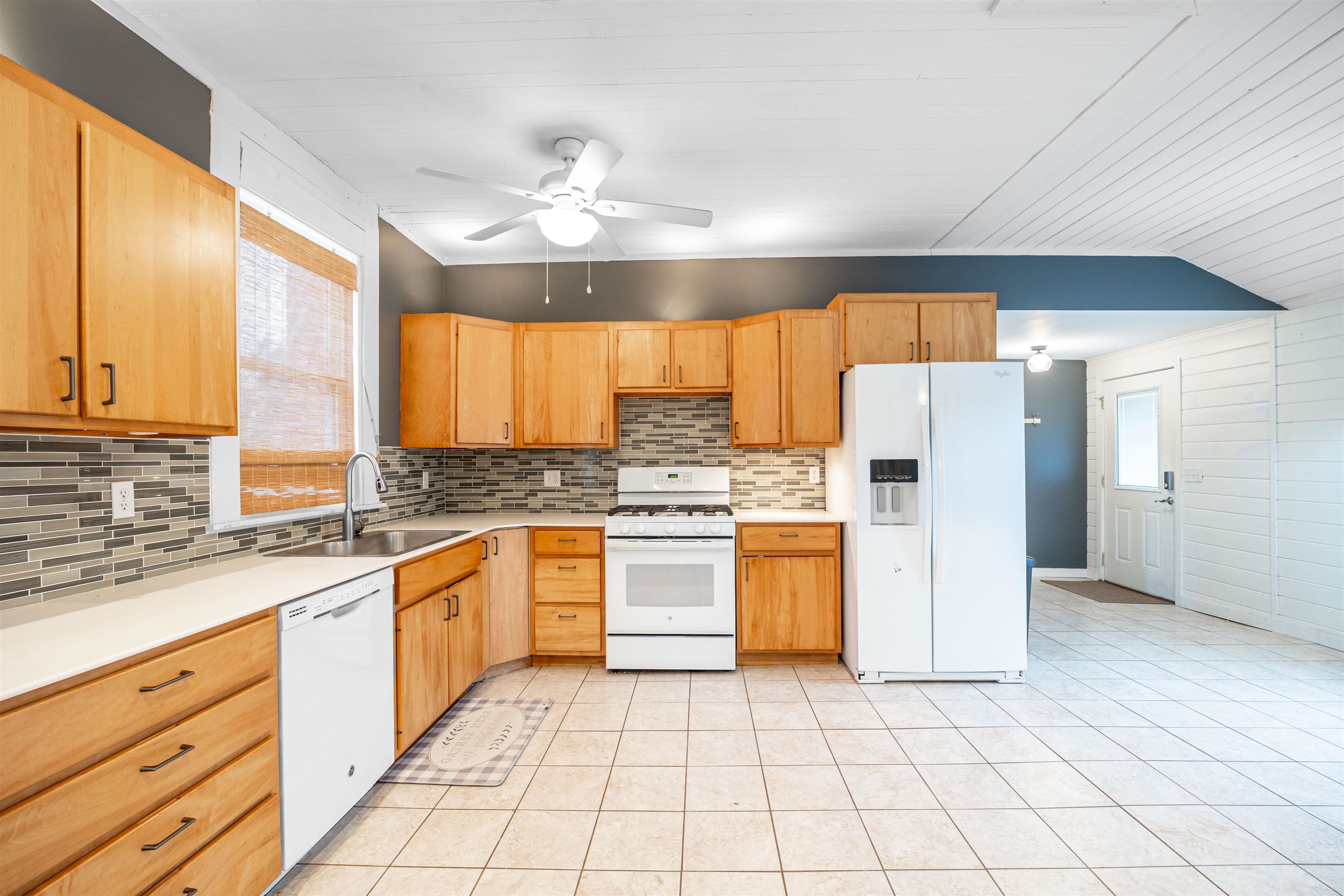242 Northeast Bellville Road Pinetta, FL 32350 - Photo 3 of 37