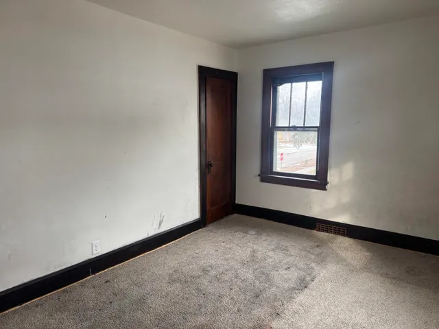 $129,000 | 2306 Andrews Street, Rockford, IL 61101