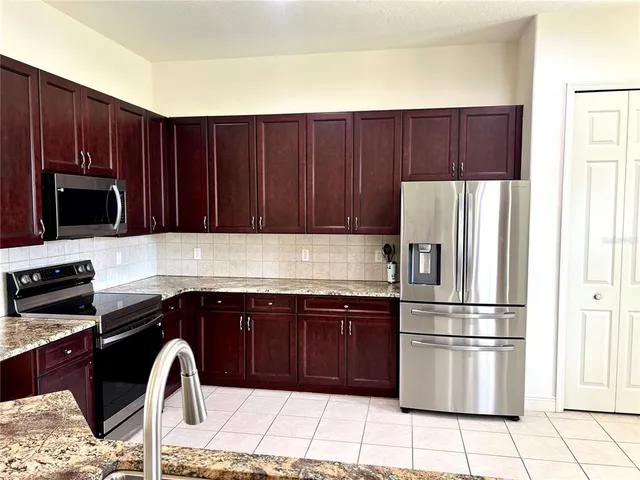 a view of utility room