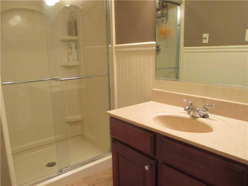 134 Parkedge Road Green Tree, PA 15220 - Photo 14 of 21 Master Bath/Spa.