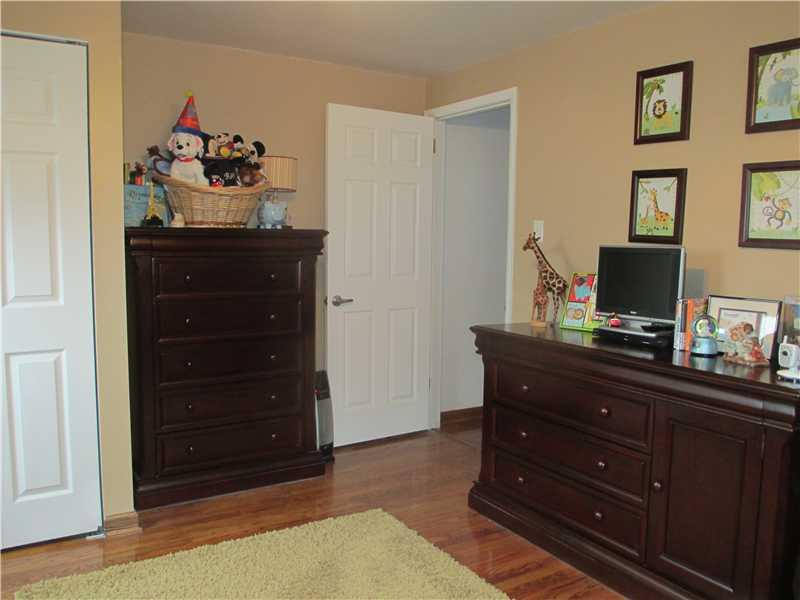 134 Parkedge Road Green Tree, PA 15220 - Photo 16 of 21 Bedroom.