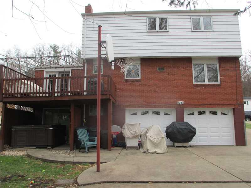 134 Parkedge Road Green Tree, PA 15220 - Photo 19 of 21 Exterior Back.
