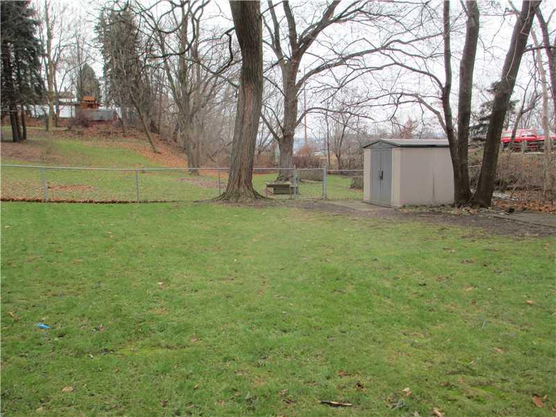 134 Parkedge Road Green Tree, PA 15220 - Photo 21 of 21 Yard/Garden.