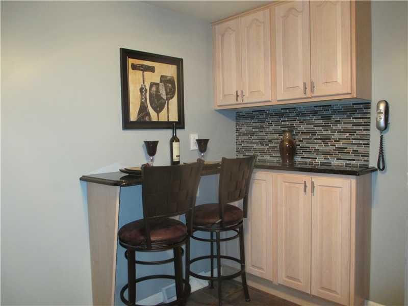 134 Parkedge Road Green Tree, PA 15220 - Photo 5 of 21 Kitchen.