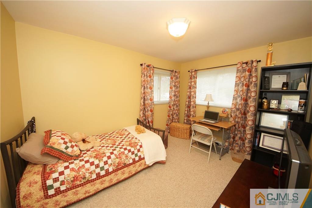 7 Constable Road Kendall Park, NJ 08824 - Photo 19 of 25 Gallery Image 19