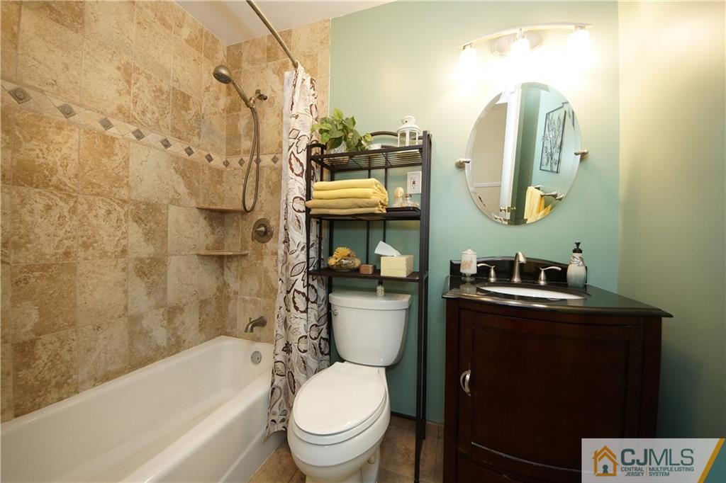 7 Constable Road Kendall Park, NJ 08824 - Photo 21 of 25 Gallery Image 21