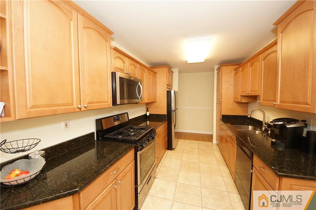 7 Constable Road Kendall Park, NJ 08824 - Photo 10 of 25 Gallery Image 10
