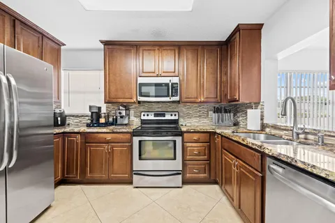 $249,000 | 2945 Southwest 22nd Avenue, Unit 1080, Delray Beach, FL 33445