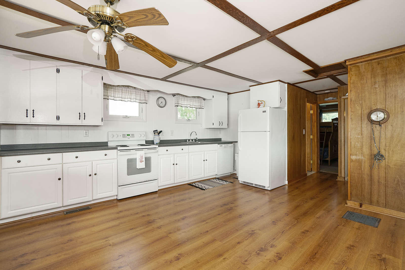 9 Adams Street Wareham, MA 02571 - Photo 10 of 26 _MJD0309