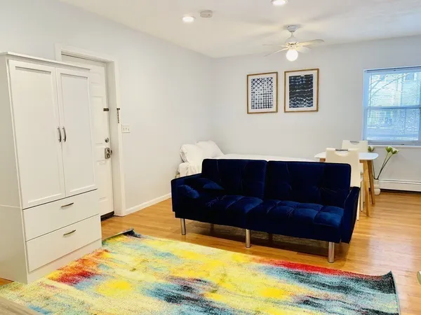 $2,500 | 12 Regent Street, Unit 1R, Cambridge, MA 02140