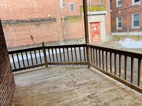 $2,500 | 12 Regent Street, Unit 1R, Cambridge, MA 02140