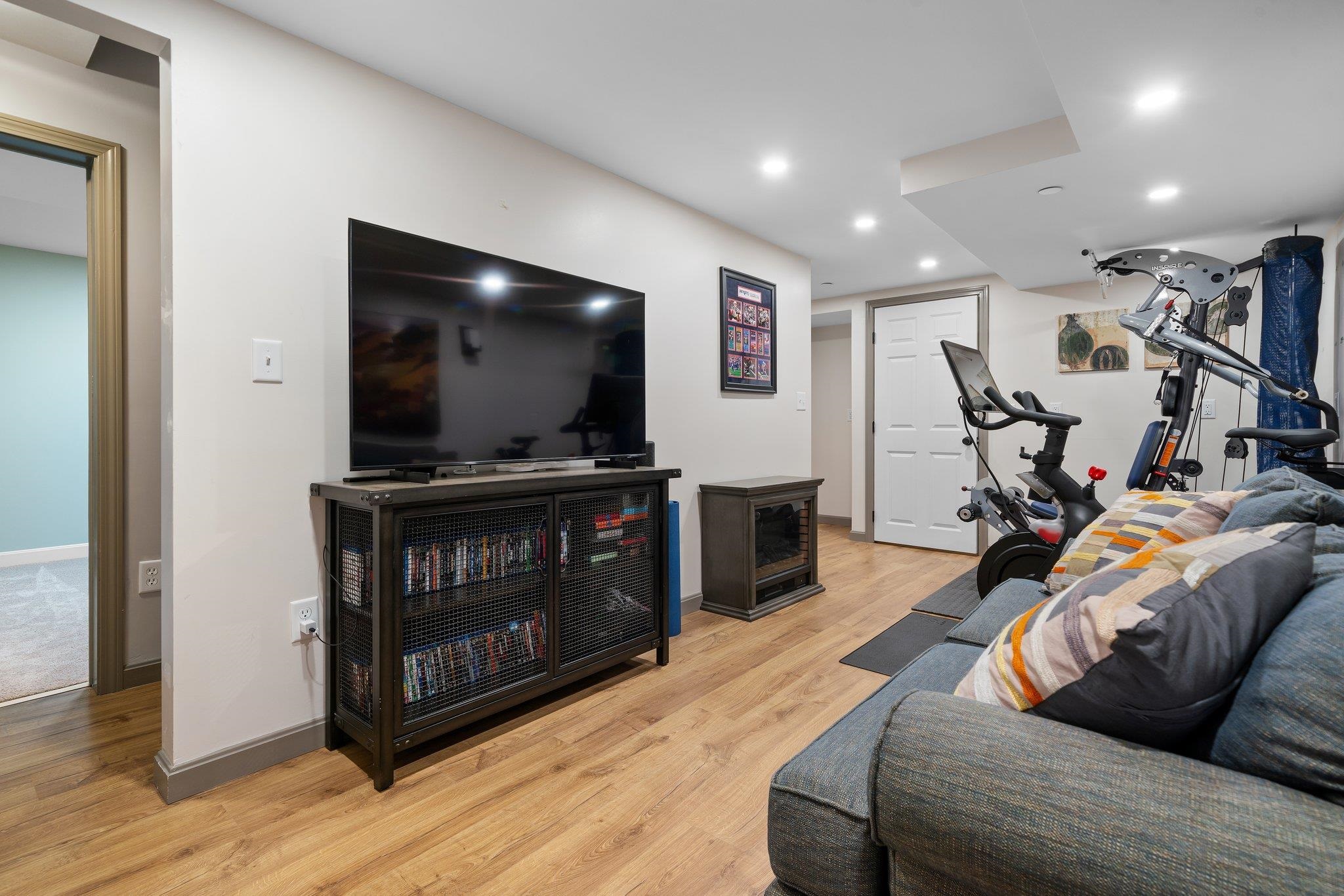 3 Spring Road Amherst, NH 03031 - Photo 36 of 53